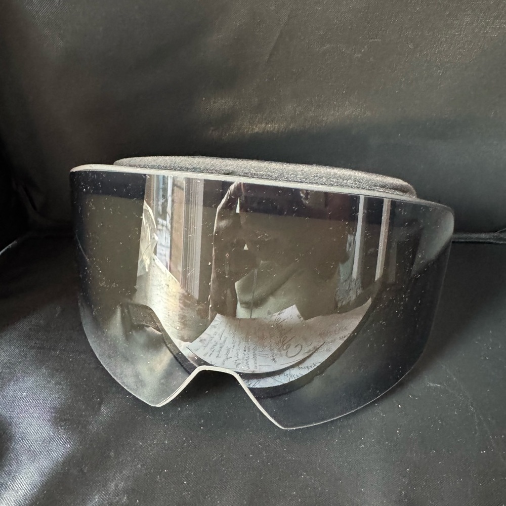 Piranha Ski Goggles for men & women with carrying case, for all winter sports